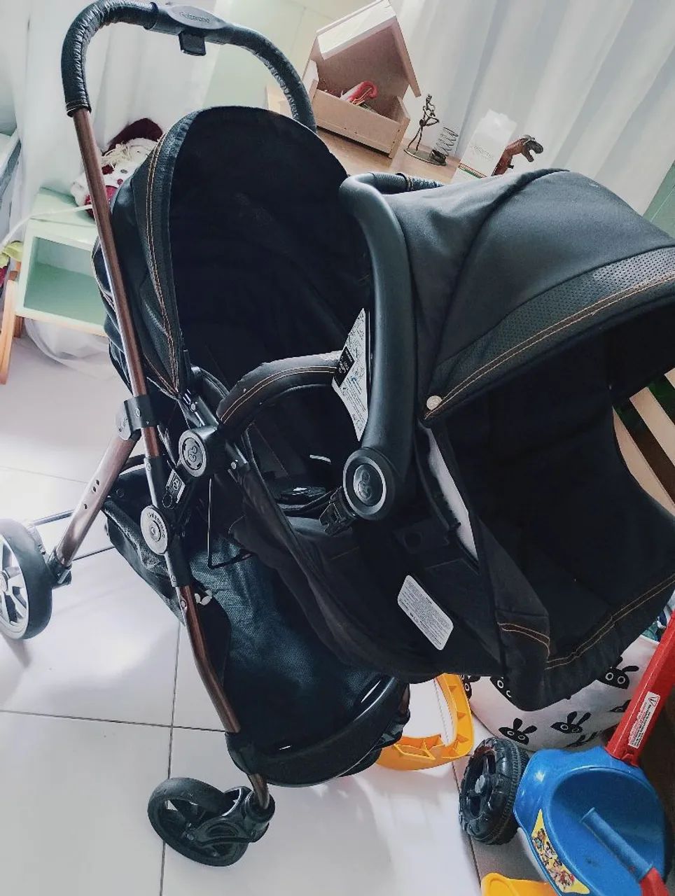 Kit carrinho de bebê + bebê conforto que vira Moisés. - Foto 2