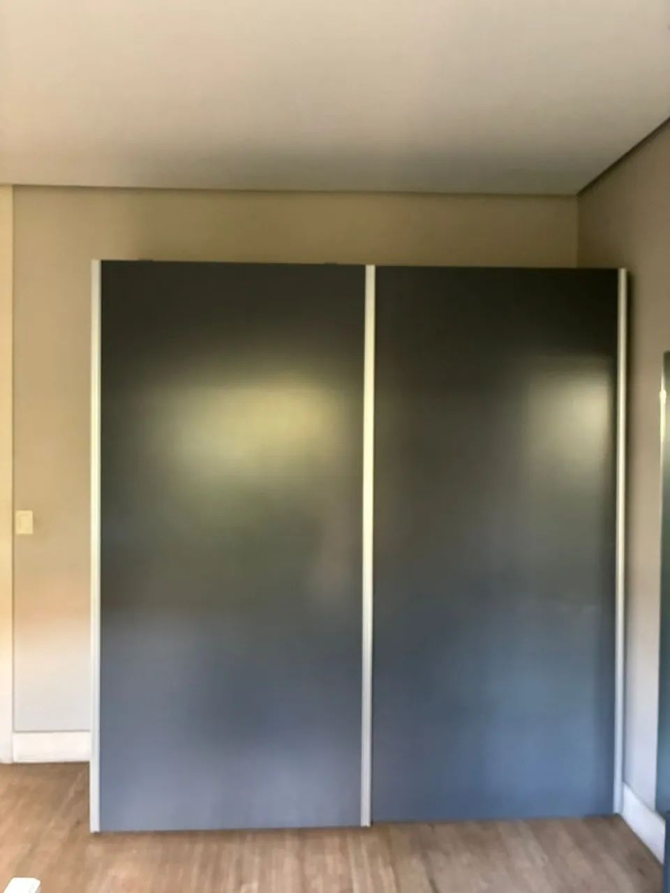 Guarda-roupa usado com porta de correr - Foto 2