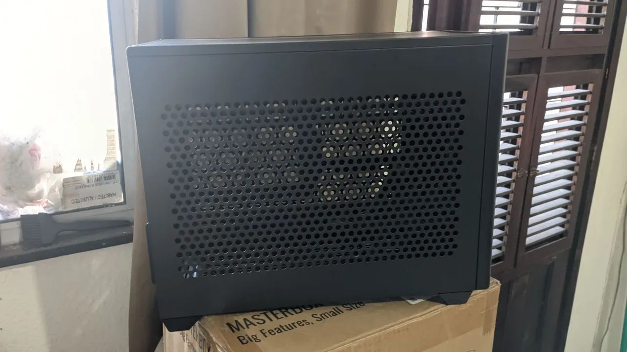 Gabinete cooler master nr200 - Foto 2