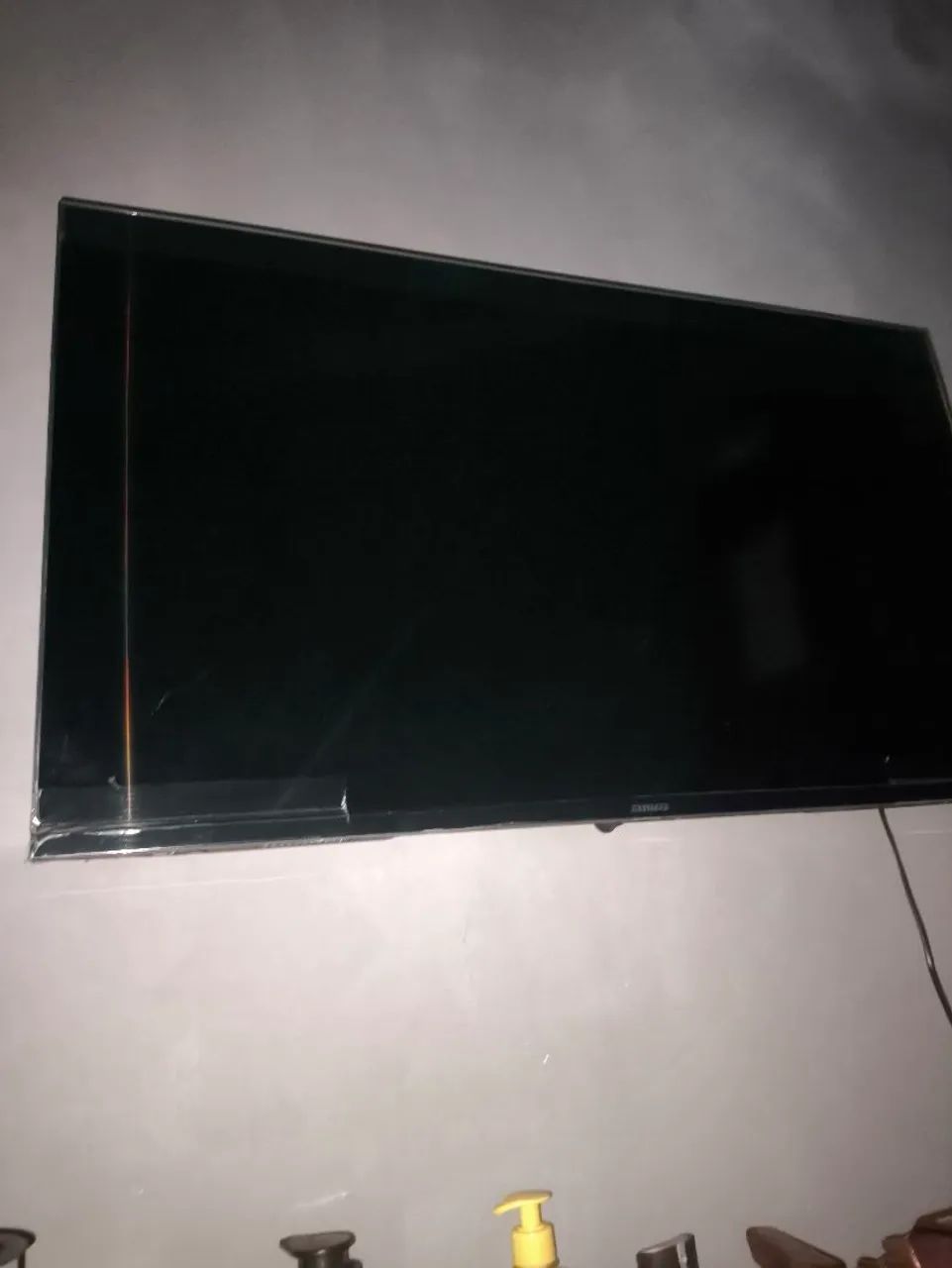 TV semi nova AIWA 43 polegadas  Valor negociável 