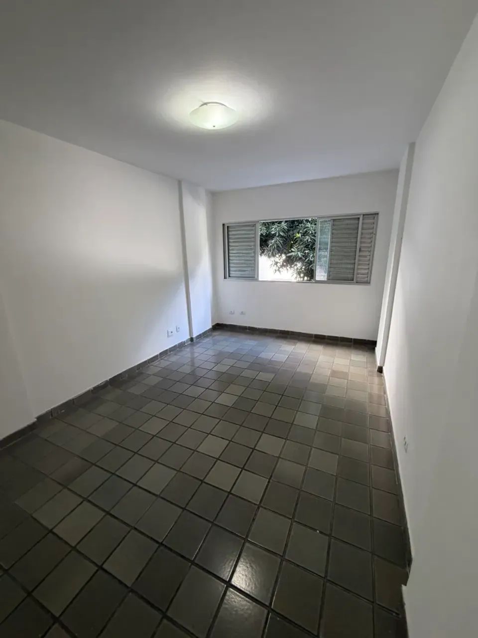 Apartamento na Jaqueira, 2 quartos mais quarto de serviço - R$ 2.700,00 - Foto 2