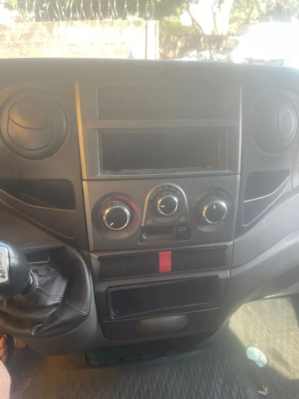 IVECO DAILY 35s14 Baú 2012/2013 - Foto 4