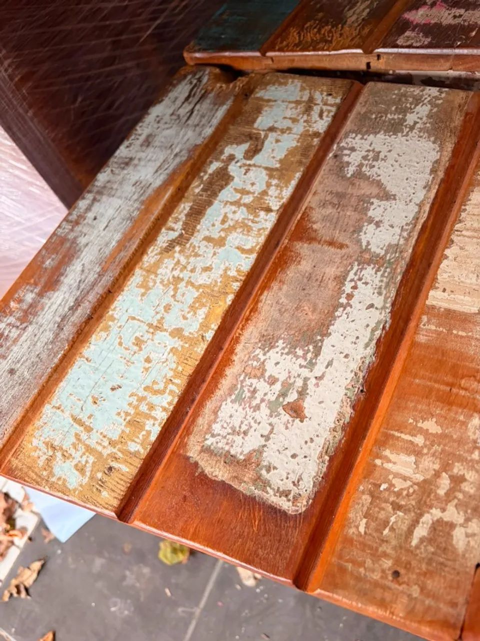 CONJUNTO MESA E CADEIRAS MADEIRA  - Foto 3