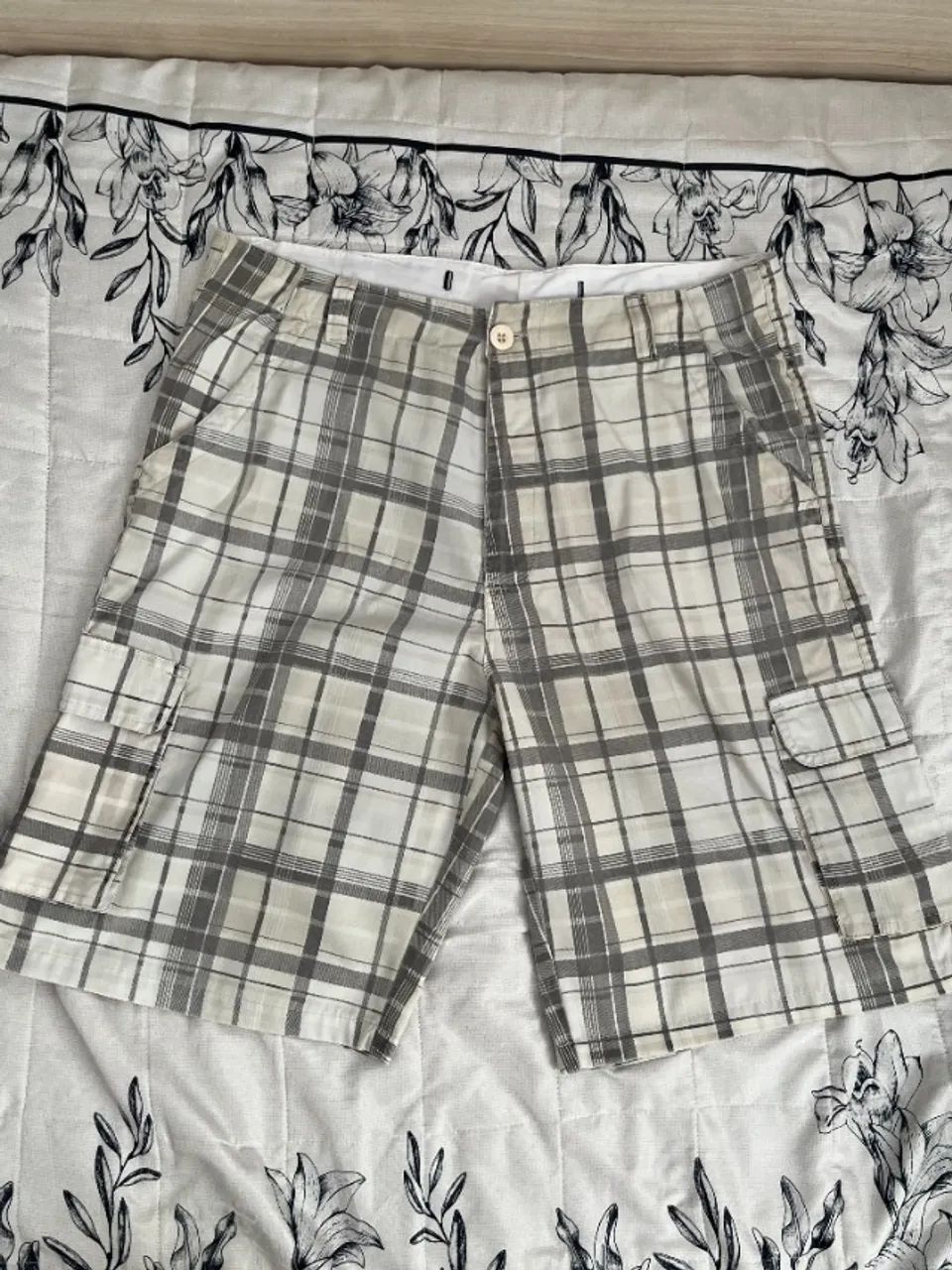 Vendo bermuda tamanho 44