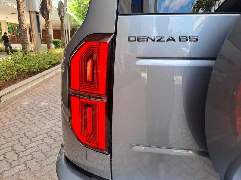 Denza B5 SUV híbrido plug-in, foto 18 de 20