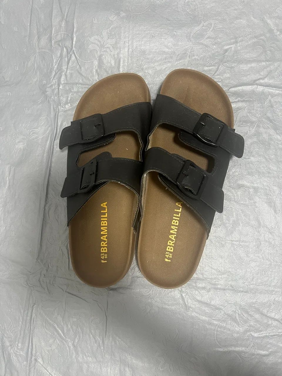 Sandália estilo Birkenstock