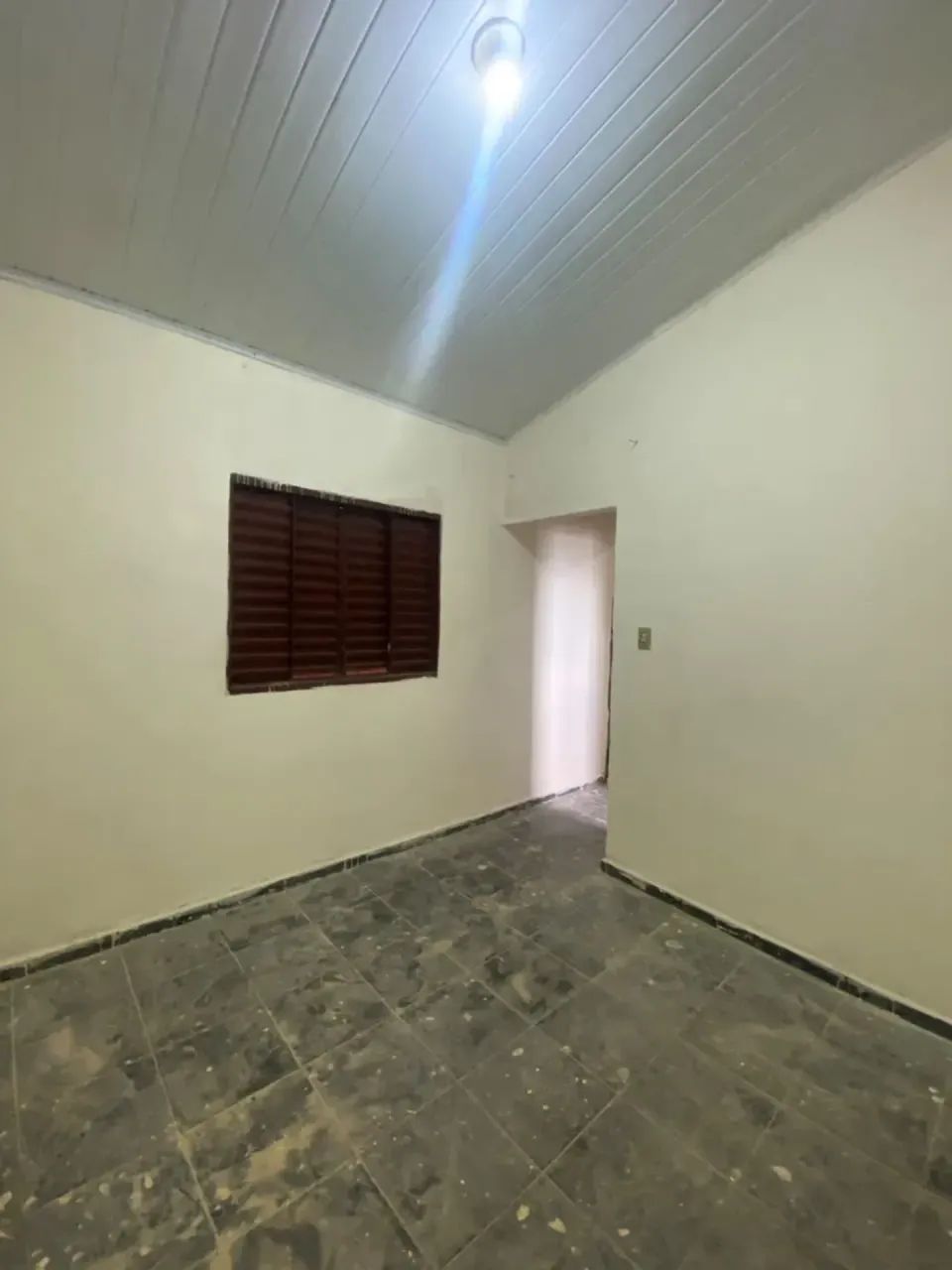 CASA DE FUNDOS PARA LOCAÇÃO - ARAXÁ/MG* - Foto 2