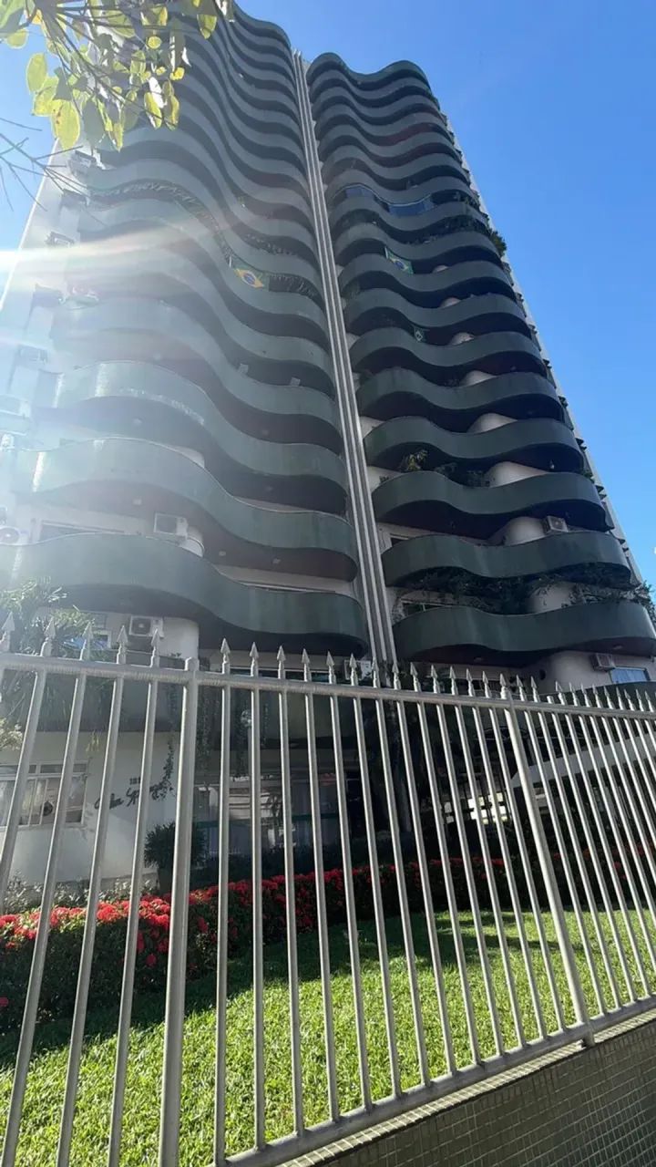 VENDO APARTAMENTO ED PALM SPRINGS- 220M2- 3 SUITES- 02 VAGAS- UMARIZAL BELEM PA-