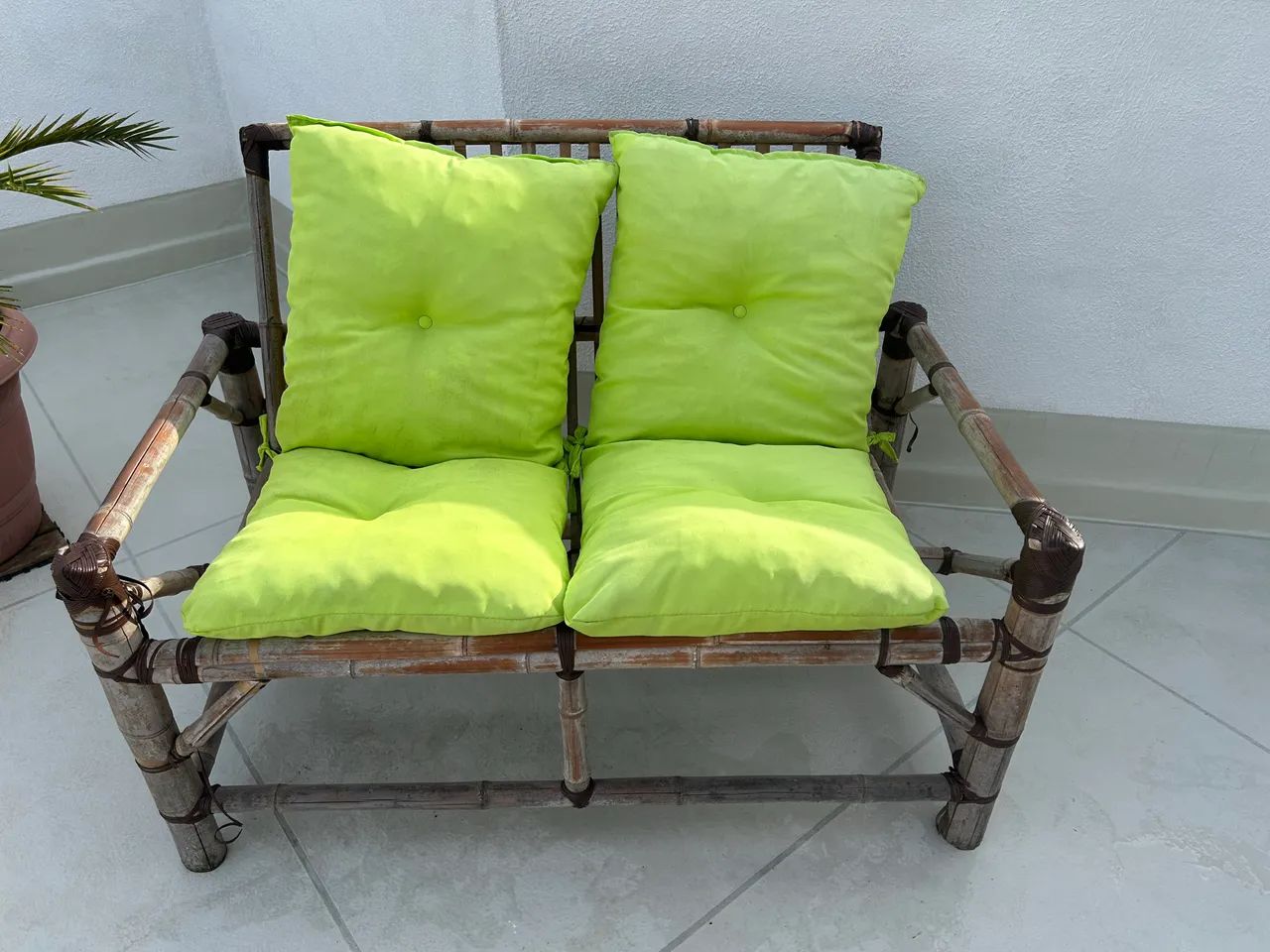 Conjunto de móveis em bambu USADOS