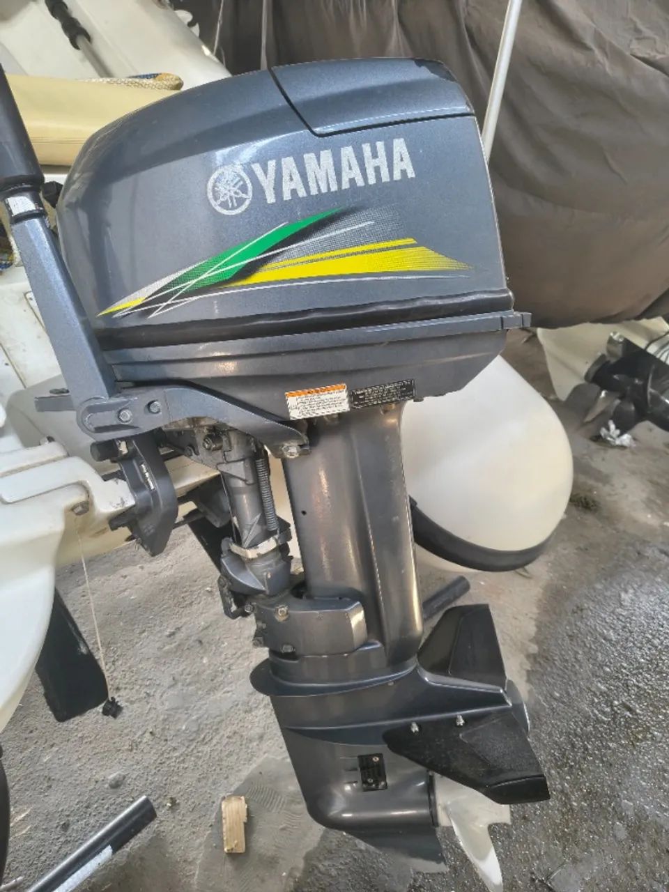 MOTOR YAMAHA 30HP- Partida Manual 2023 com nota fiscal e manual(Ótimo estado) (com carrinh