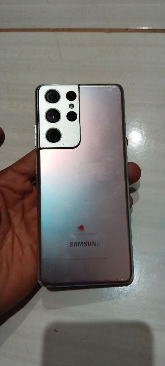 Samsung Galaxy S22 Ultra com defeito 