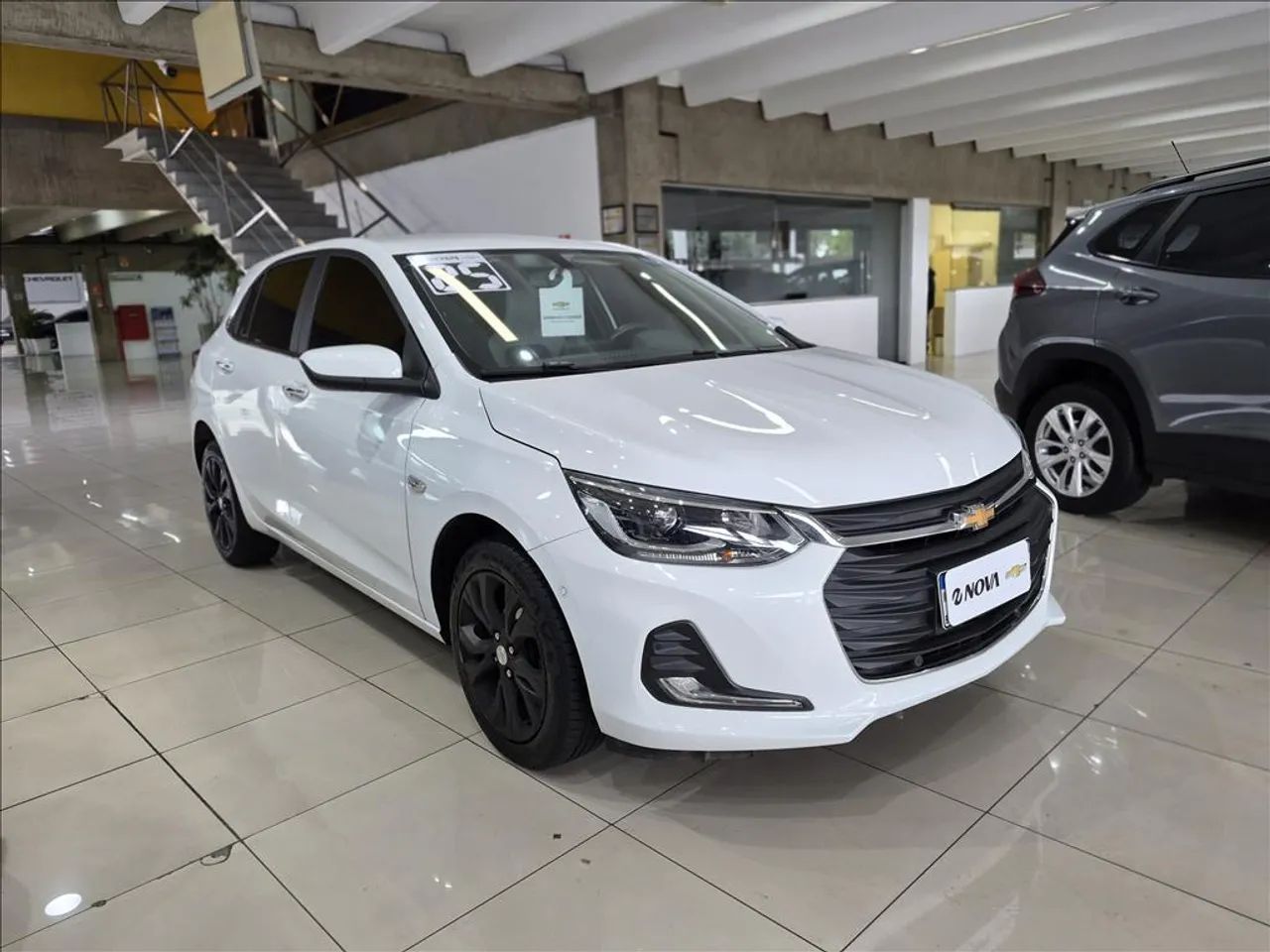 Chevrolet Onix Hatch Premier 1.0 12V TB Flex Aut. 4P, foto 3 de 15