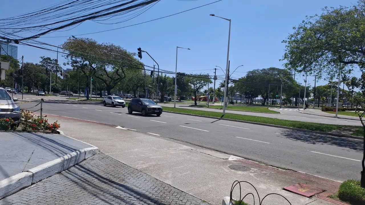 Sala comercial à venda na Enseada do Suá, Vitória