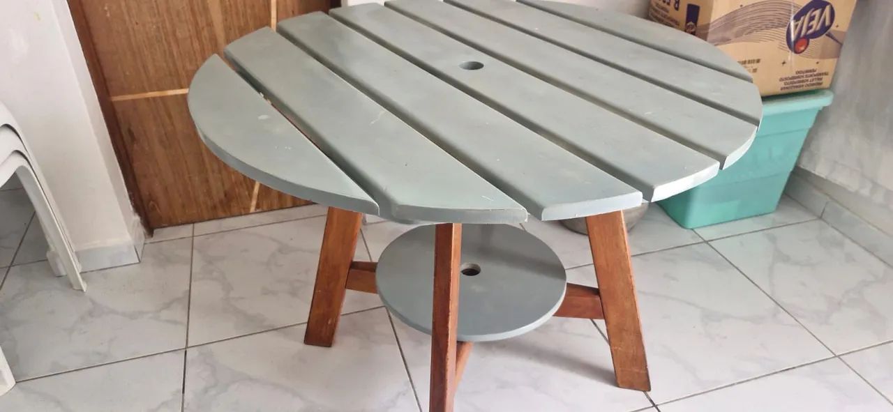 MESA DE MADEIRA ENVERNIZADO - Foto 2