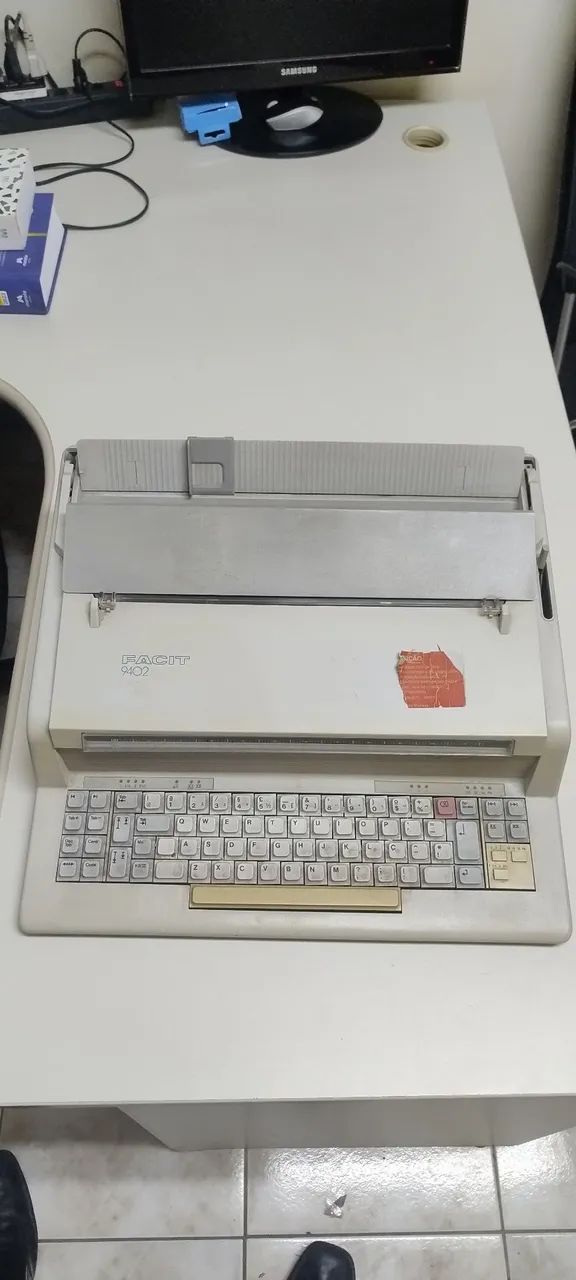Facit 9402 Typewriter