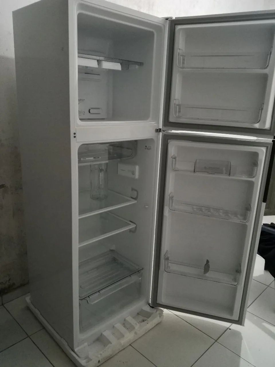 Geladeira com 4 meses de uso. - Foto 2