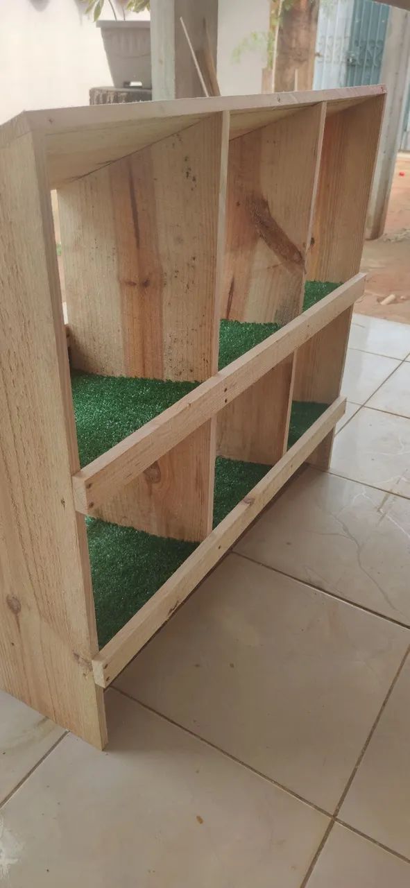 Ninho para galinhas 6 compartimentos com coletor de ovos + grama sintética - Foto 4