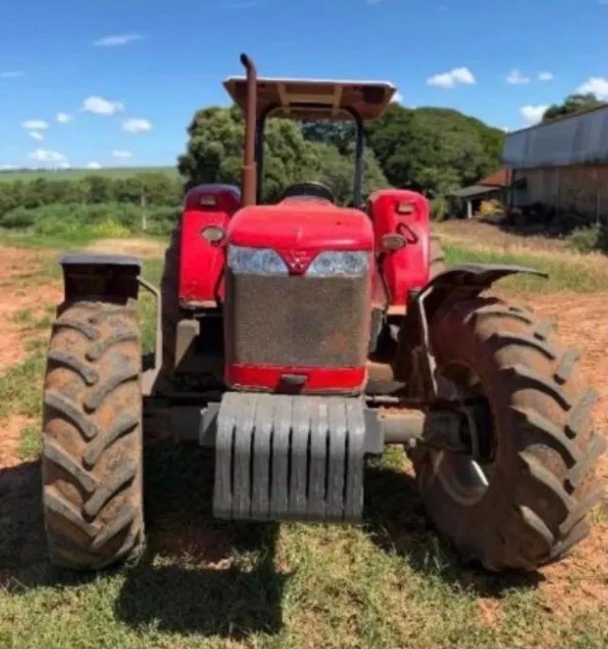 Locação de Trator de Pneu Massey Ferguso - Foto 2