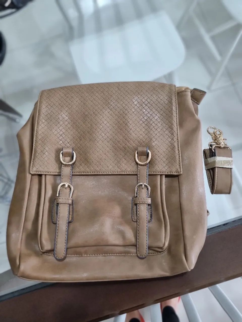 Mochila de couro semi nova