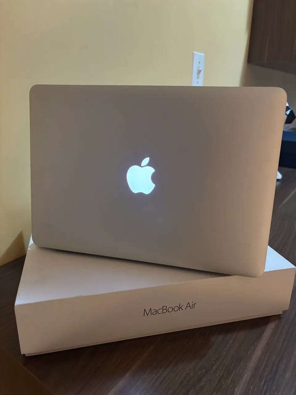 【出品=1/25マデ】 MacBookAir 13inch Early2015 MacBook Air (13 polegadas, início de 2015) - Especificações