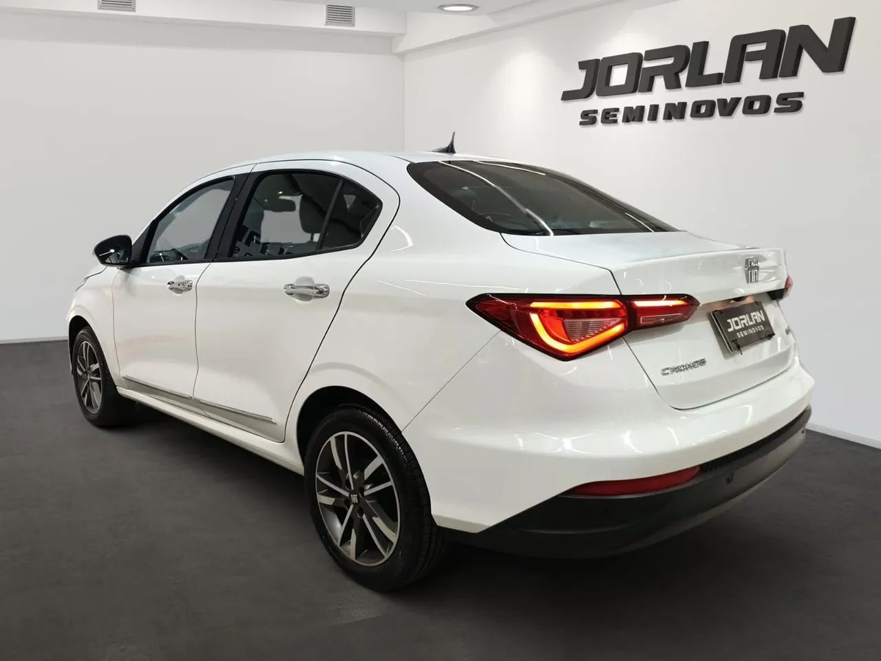 Fiat Cronos Precision 1.3 16V Flex Aut. 2023 - Foto 3