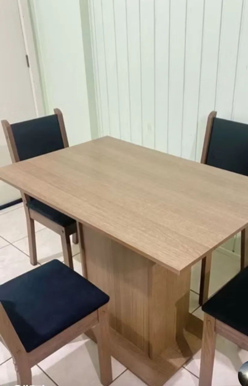 conj de mesa com 4 cadeiras nova  - Foto 5