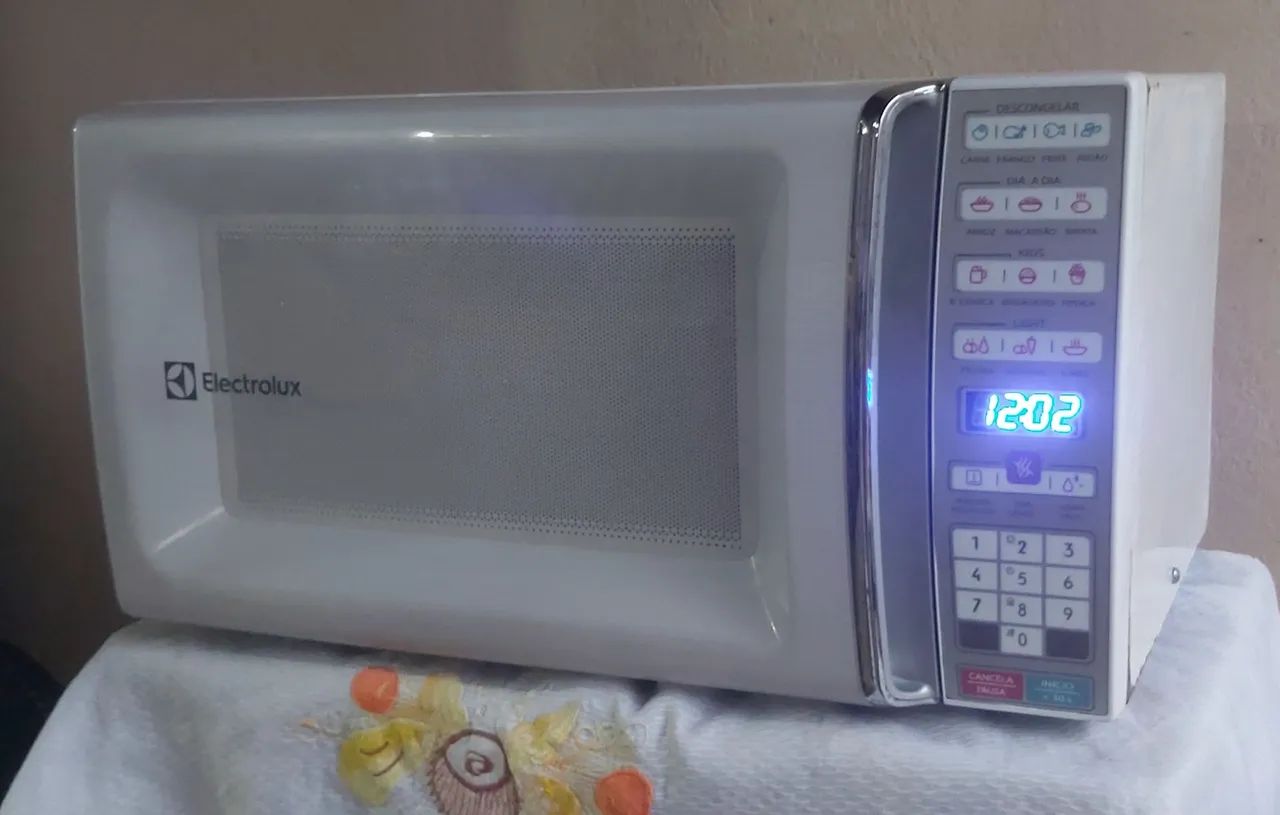 Microondas Eletrolux de 34 litros