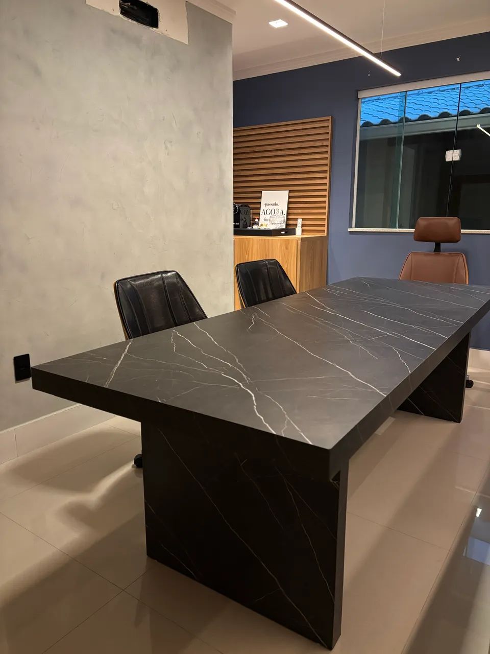 Vendo mesa de escritório + 5 cadeiras  - Foto 3