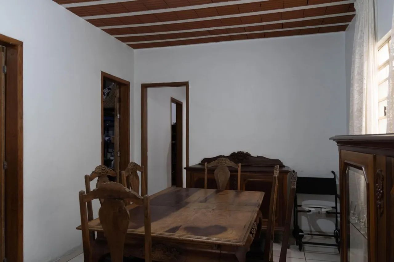 Casa à Venda - Calafate, 3 Quartos, 270 m2