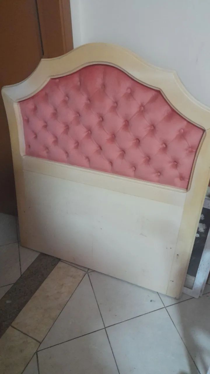 Cabeceira de cama maciça e veludo rosa