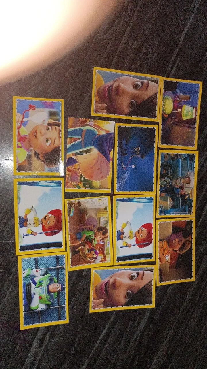 Cards Toy Story e figurinhas do álbum.  - Foto 5