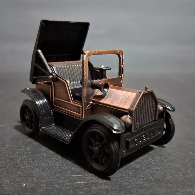 Apontador de mesa em formato Calhambeque Em Metal - Foto 6