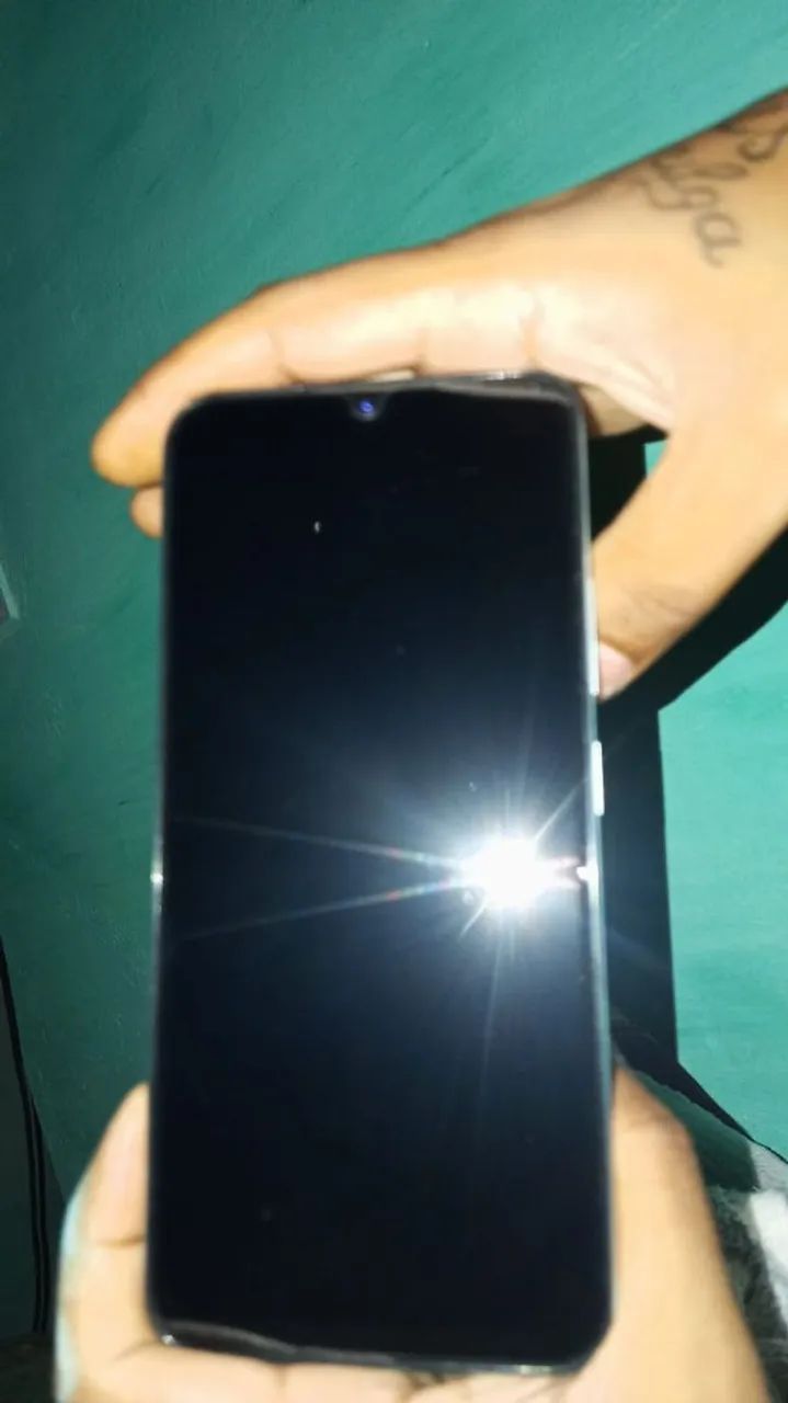 Vende-se celular novo 
