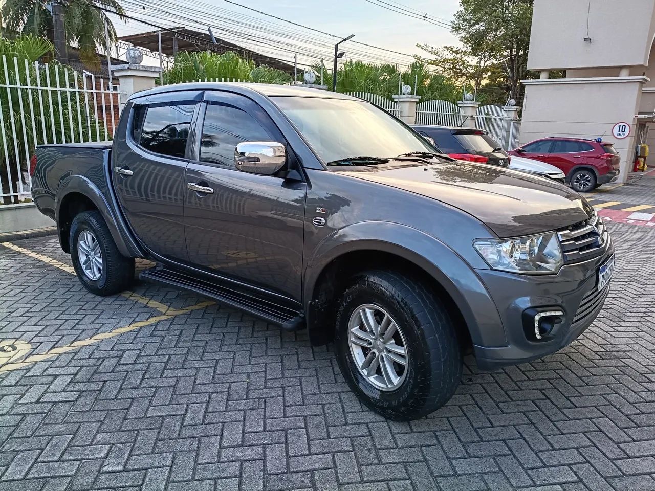 Mitsubishi L200 2015