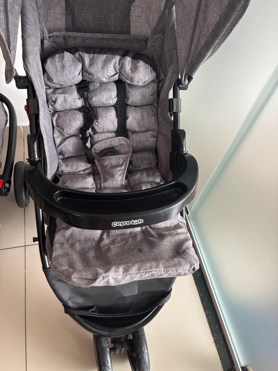 Carrinho de bebê e bebê conforto  - Foto 2