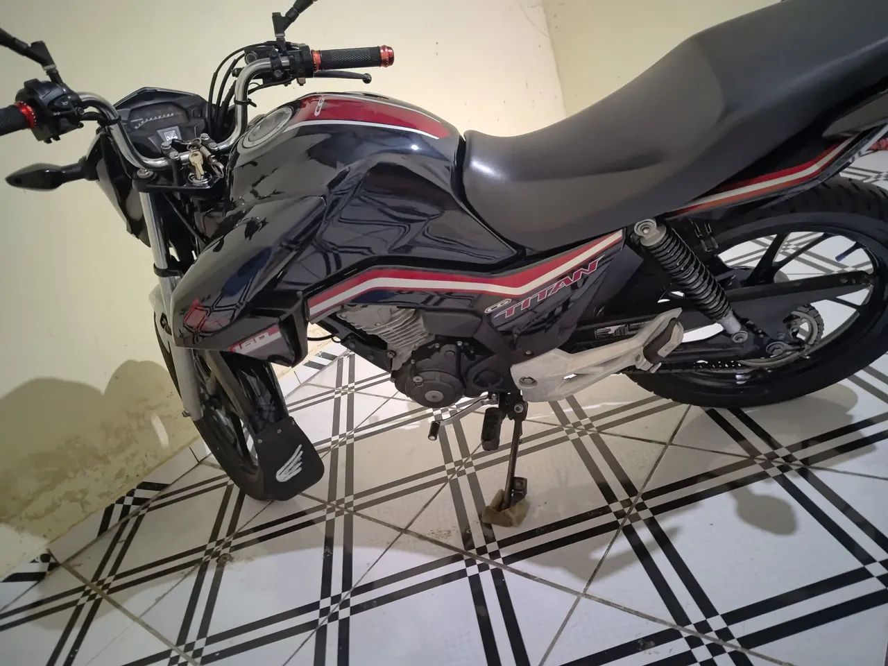 Titan 160 