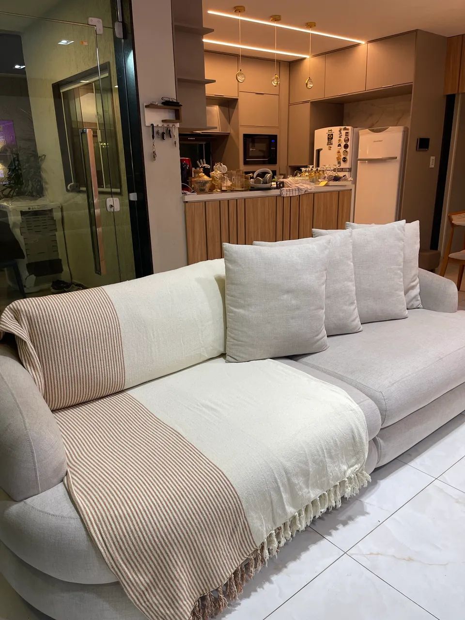 Sofá régio 2.70  em excelente estado 6 lugares  - Foto 3