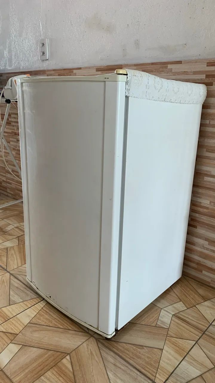 Frigobar Electrolux RE120 - Foto 5