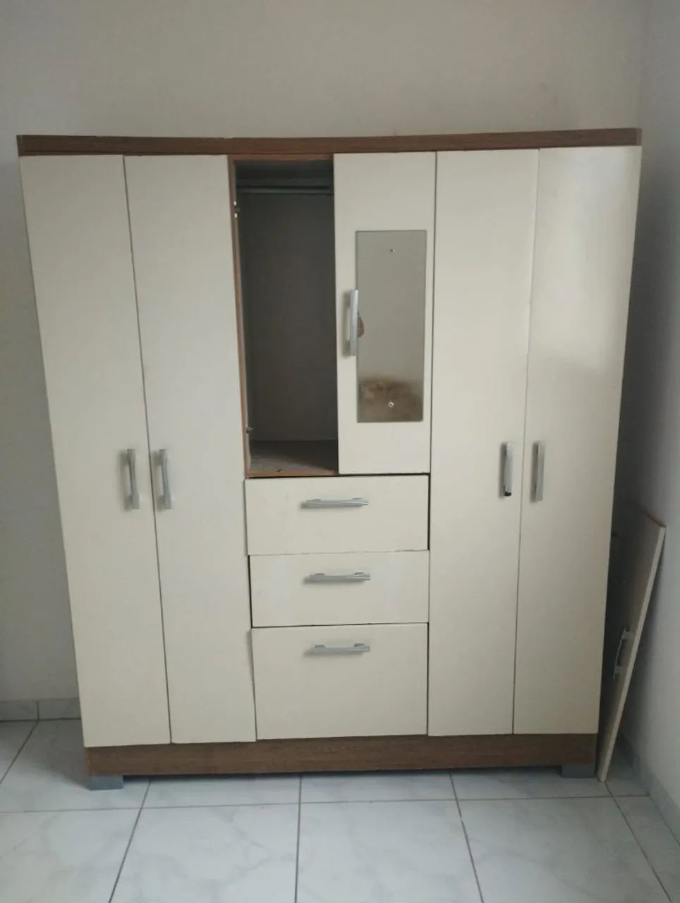 guarda roupa 6 portas e 3 gavetas 