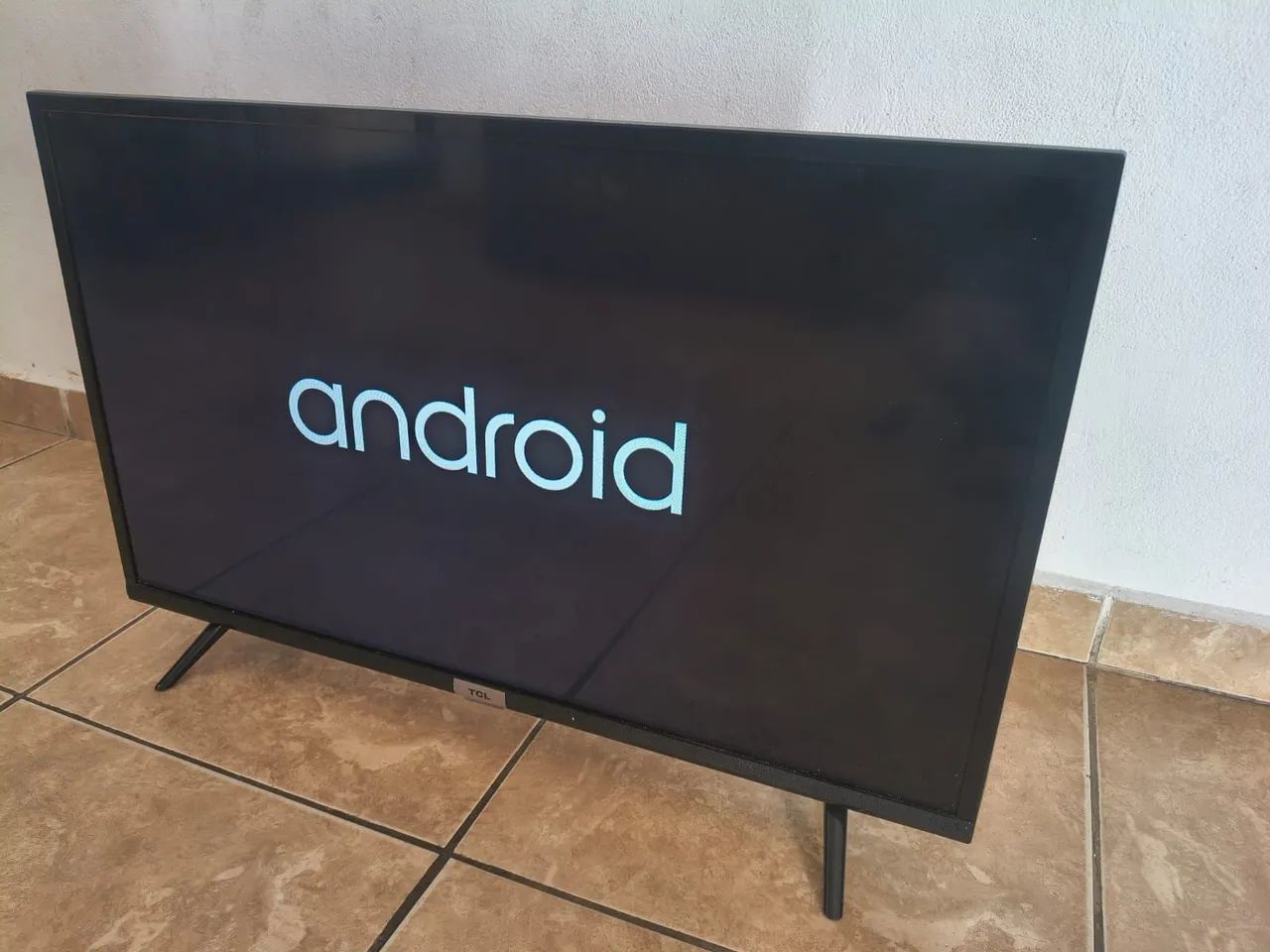 Vendo essa tv da TCL 32 polegadas smart 4k Android  - Foto 2