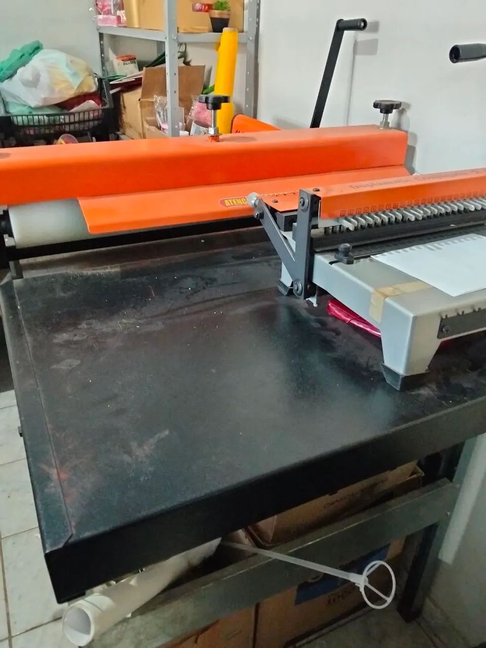Máquina corte e vinco 80cm manual com bancada + 5 facas de corte - Foto 3