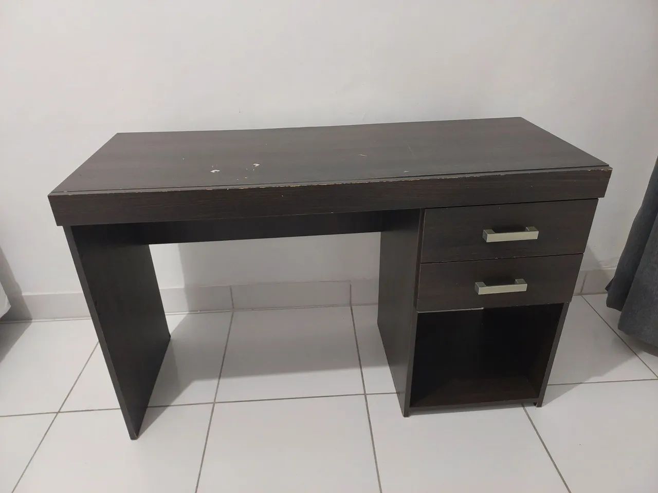 Escrivaninha com 2 gavetas e nicho - Foto 2