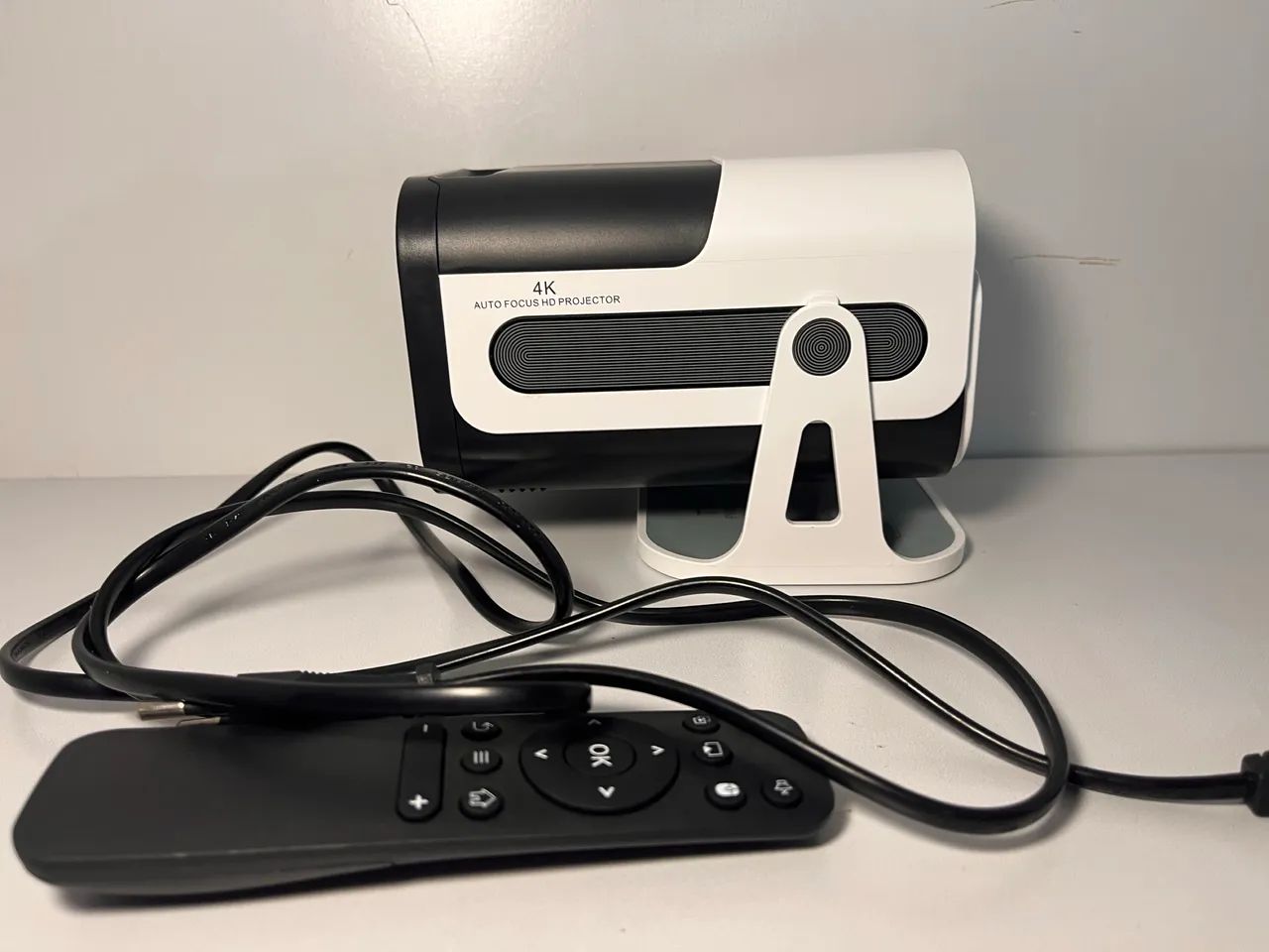 Projetor Portátil c/ Controle - Cinema em Casa - Foto 2