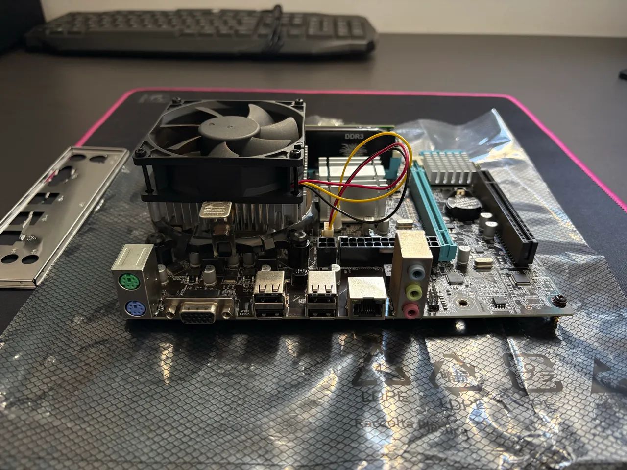 Kit PC - Placa mãe + Processador + Memória RAM 8 GB - Foto 3
