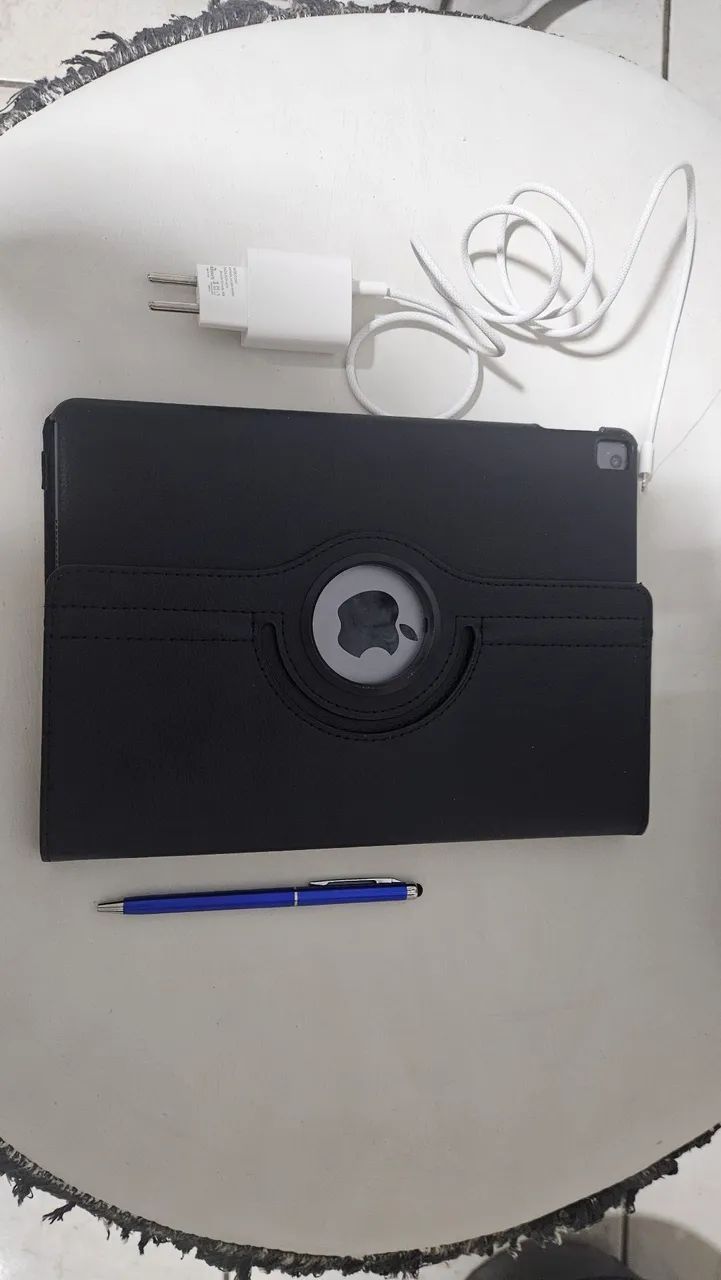 ipad 8 geração 32gb + capa, película, carregador e caneta touch - Foto 3