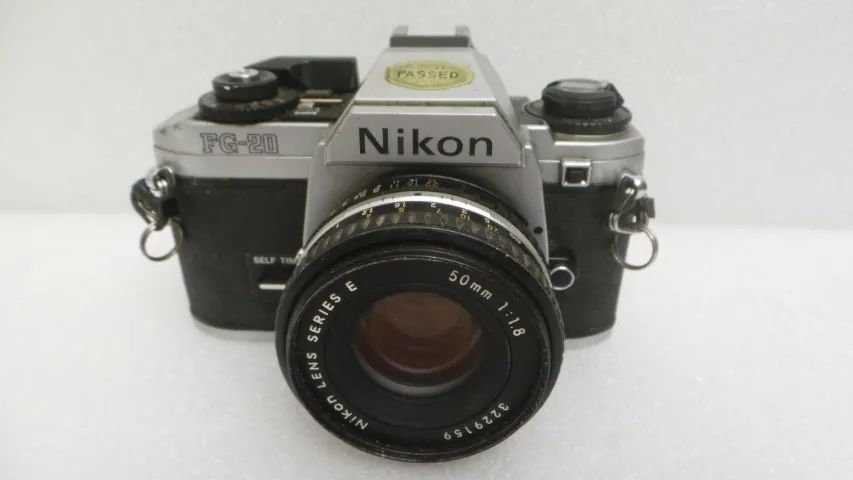 MÁQUINA FOTOGRÁFICA ANTIGA NIKON FG20 PARADA HÁ ANOS!  - Foto 5