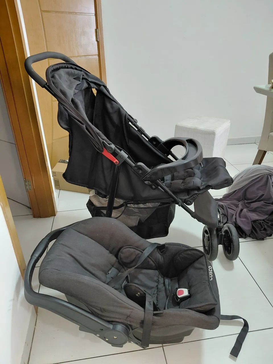 Carrinho dr bebê e um bebê conforto para Carro - Foto 3