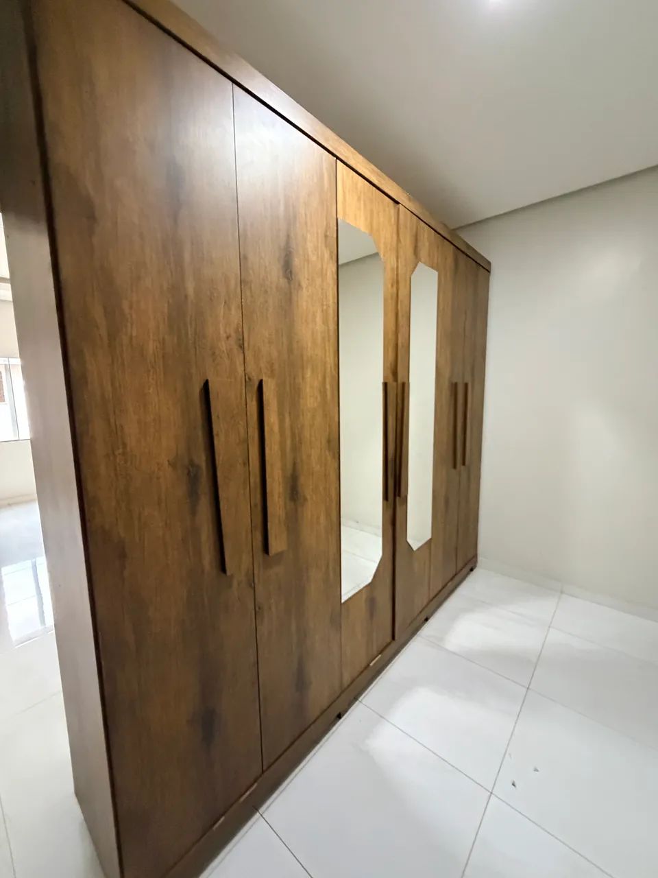 Vendo guarda roupa 06 portas.  - Foto 2