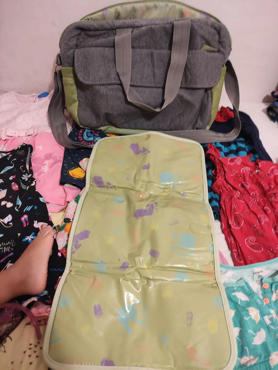 Roupas e bolsa de bebê/criança - Foto 2