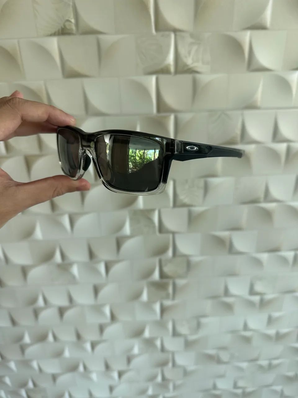 Oakley mainlink